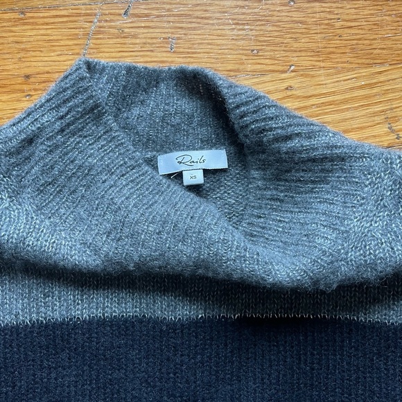 Rails / Ellise charcoal stripe sweater - Picture 8 of 12